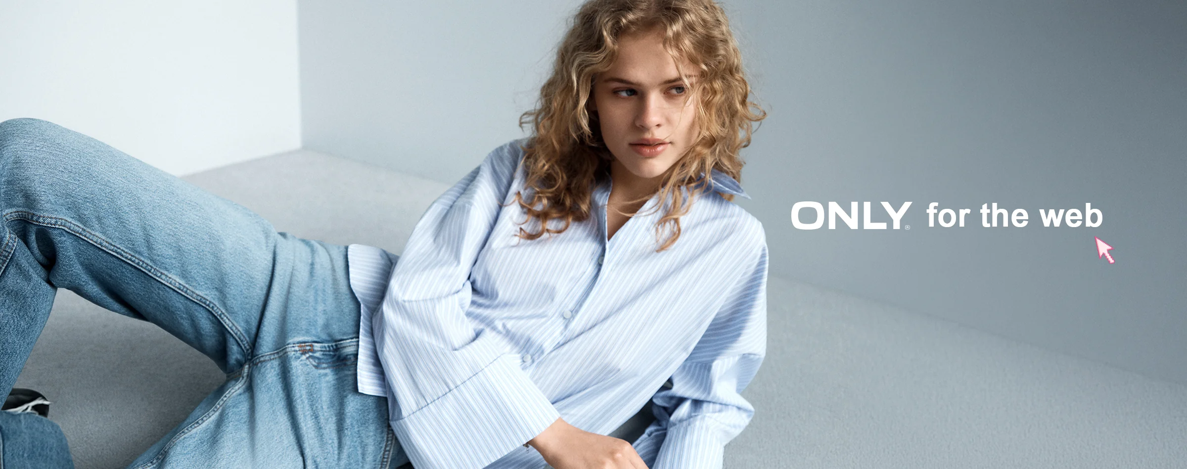 Relaxed striped shirt with light-wash denim